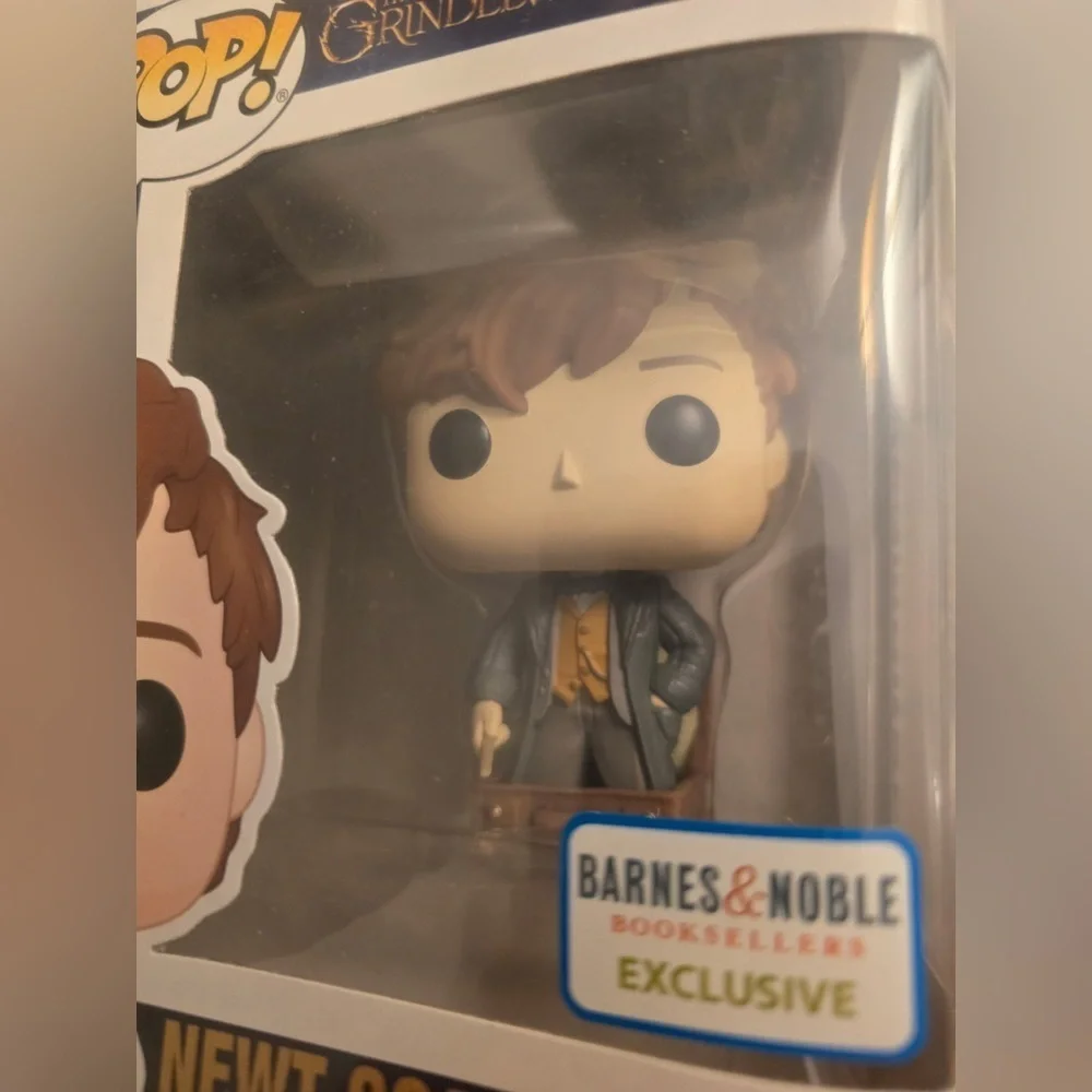 Funko Pop Fantastic Beasts Newt Scamander #23 Exclusive NEW In Protector - Picture 4 of 4